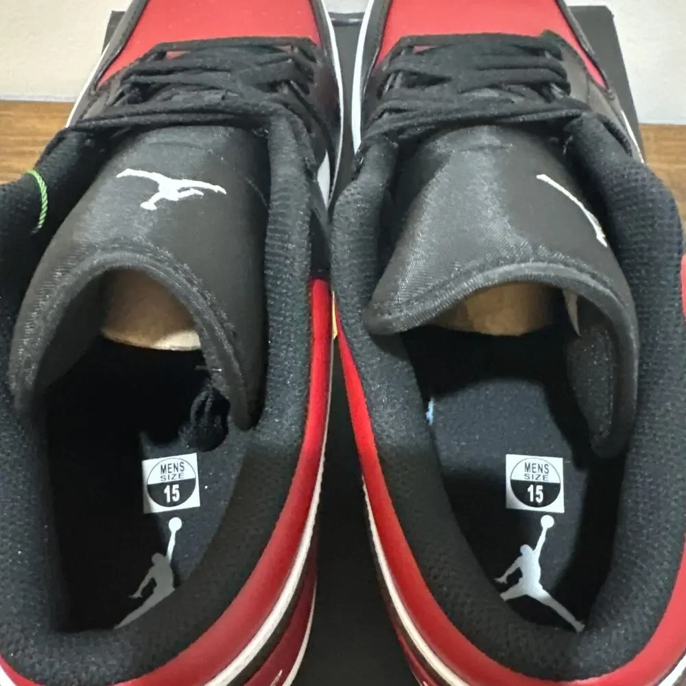 Nike Air Jordan 1 Low Bred Toe Size 15 Black Red Sneaker 553558-612 Chicago Bred